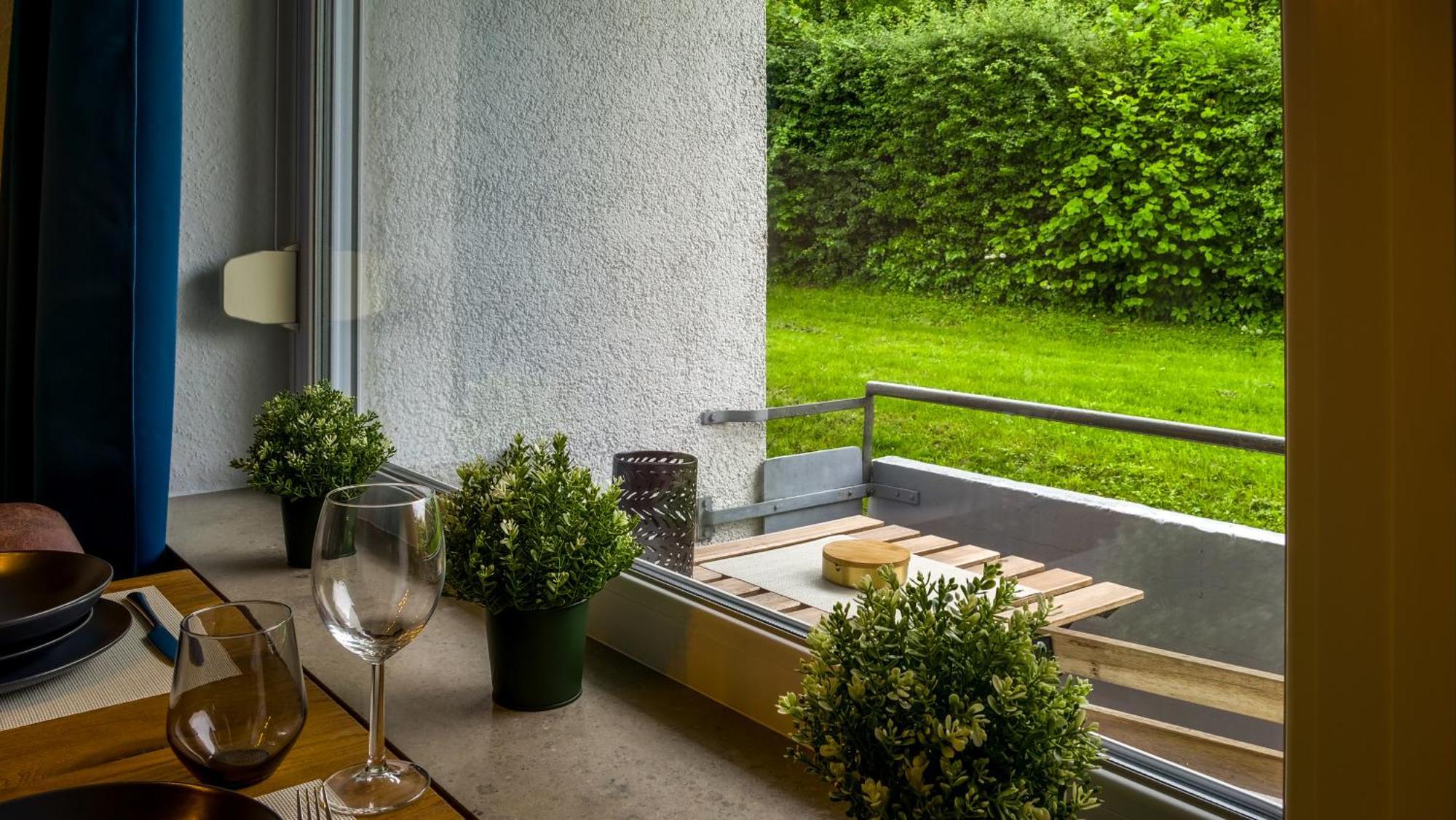 Gross, Modern, Zentrumsnah Mit Parkplatz Und Garten Ulm Exterior foto